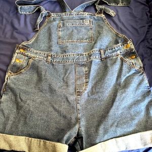 Lucy & Yak overall shorts